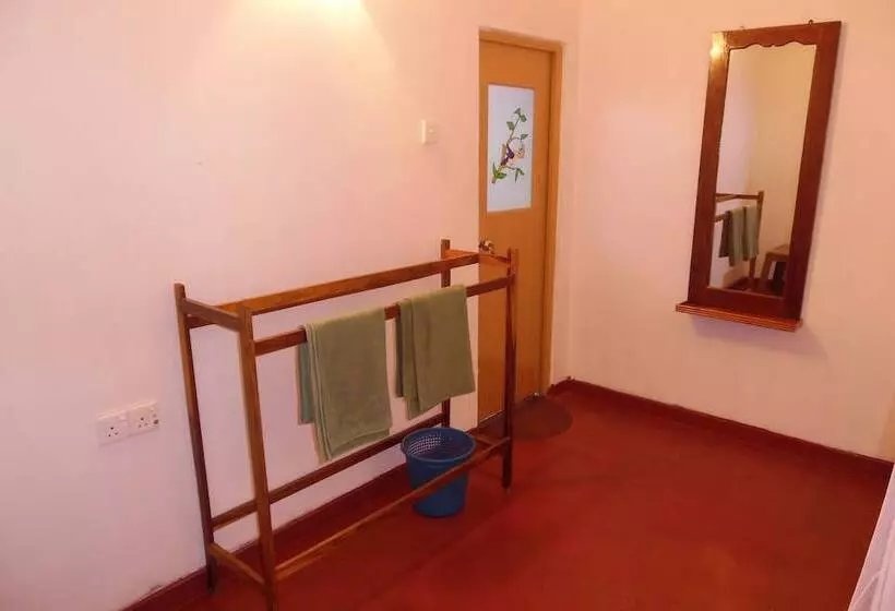 Hotelli Sea Breeze Inn Talalla