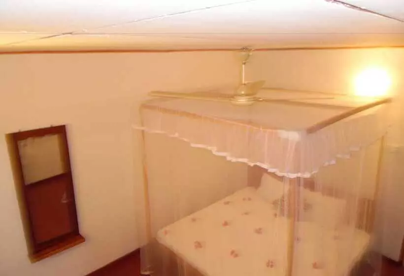 Hotelli Sea Breeze Inn Talalla