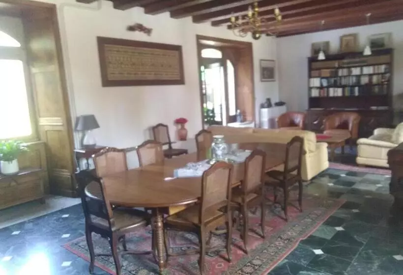 Majatalo Pierre Deluen Domaine De La Grange De Quaire