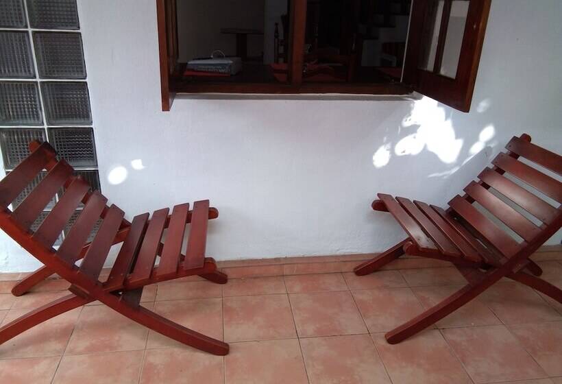 بنسيون Villa Subuthi