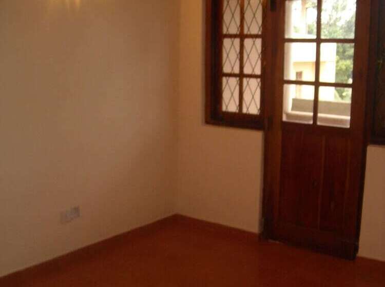 بنسيون Villa Subuthi