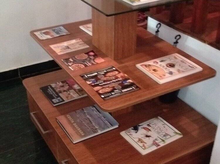 بنسيون Villa Subuthi