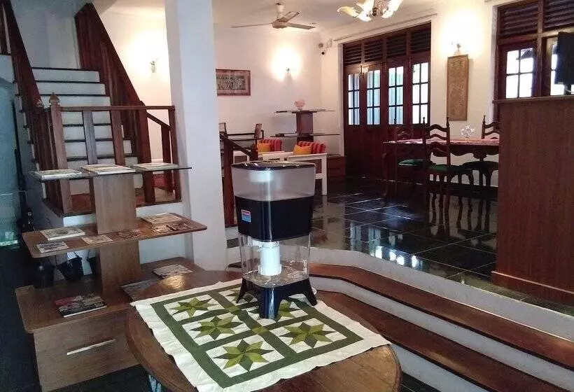ペンション Villa Subuthi
