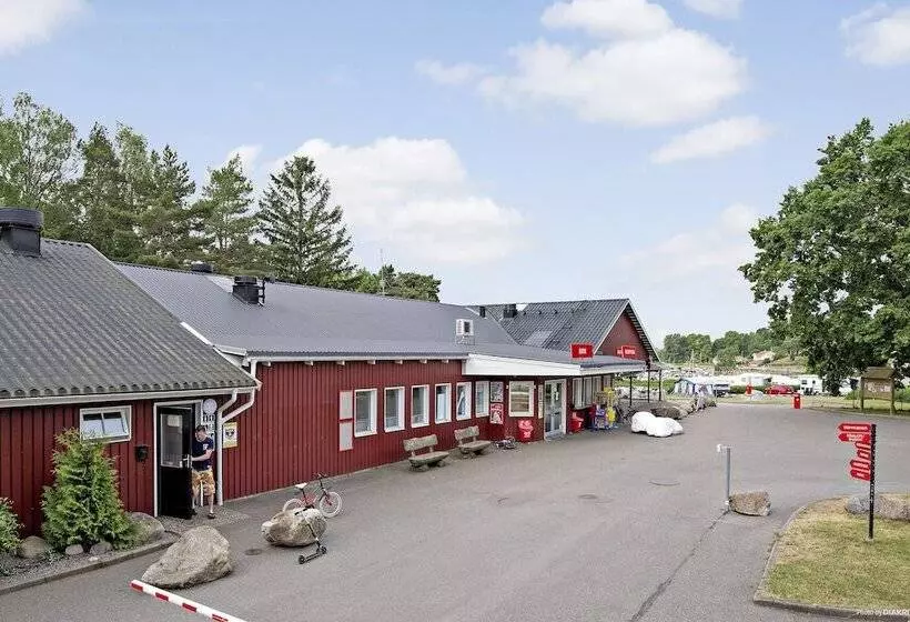 Lomakeskus First Camp Kolmården