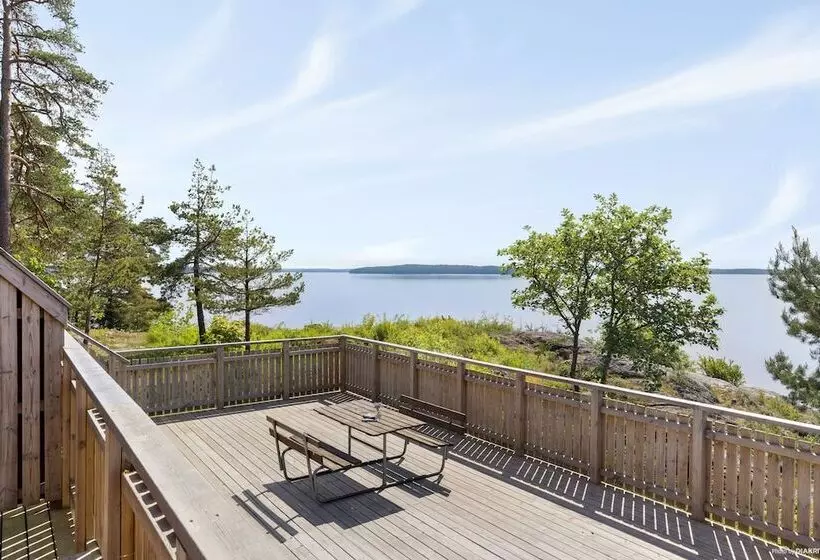 Lomakeskus First Camp Kolmården