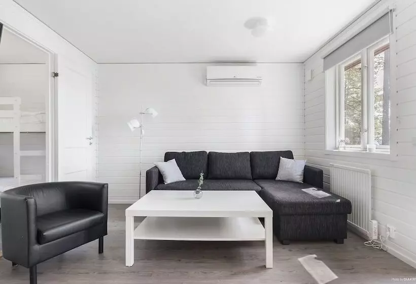 Lomakeskus First Camp Kolmården