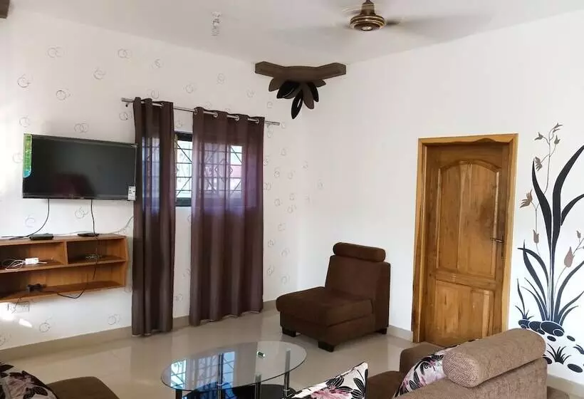 Ronna Apartments At Lakeside Estates