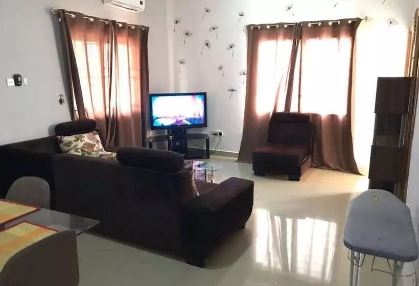 Ronna Apartments At Lakeside Estates