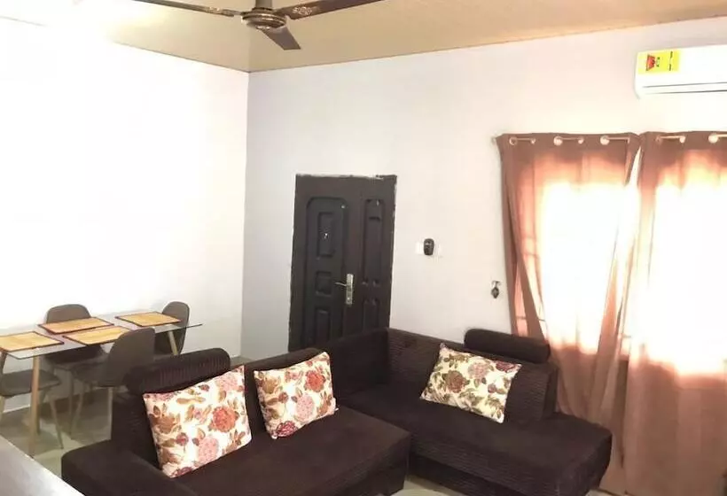 Ronna Apartments At Lakeside Estates