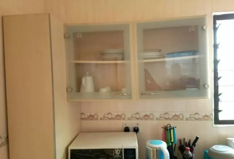 Ronna Apartments At Lakeside Estates