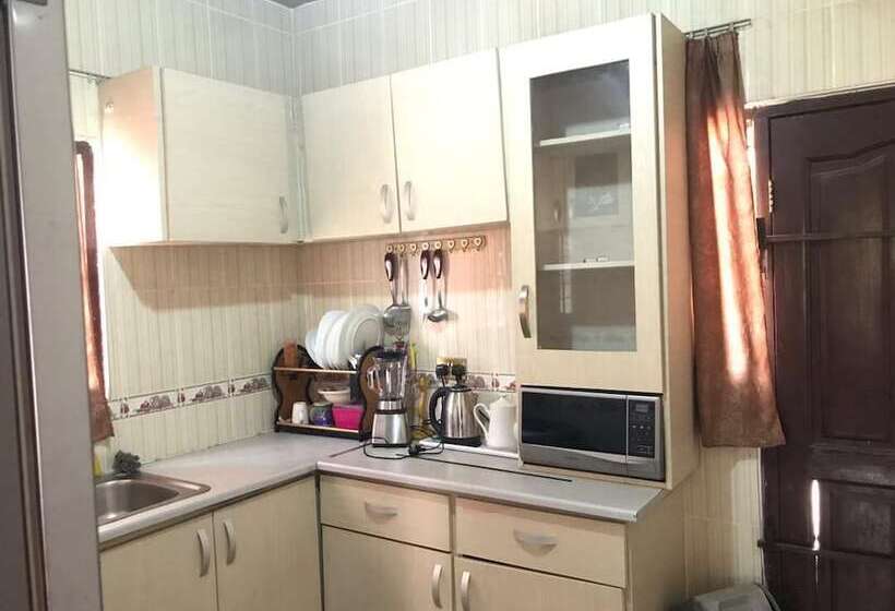 Ronna Apartments At Lakeside Estates