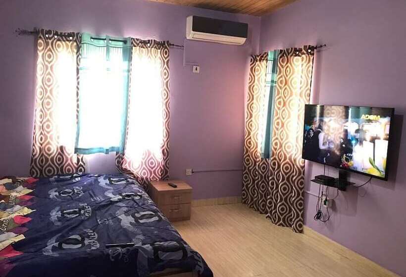 Ronna Apartments At Lakeside Estates