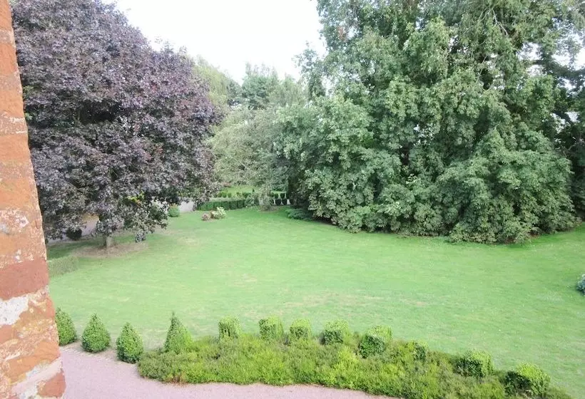 Aamiaismajoitus (B&B) Le Chateau