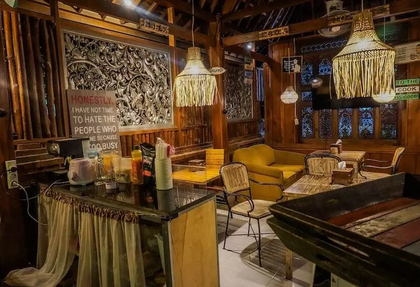 Aamiaismajoitus (B&B) Wisma Pulau Merah