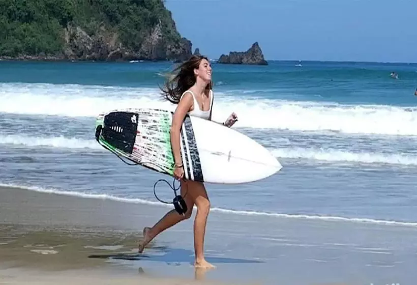 Aamiaismajoitus (B&B) Wisma Pulau Merah