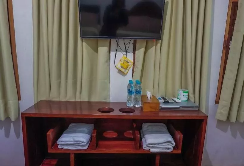 Aamiaismajoitus (B&B) Wisma Pulau Merah