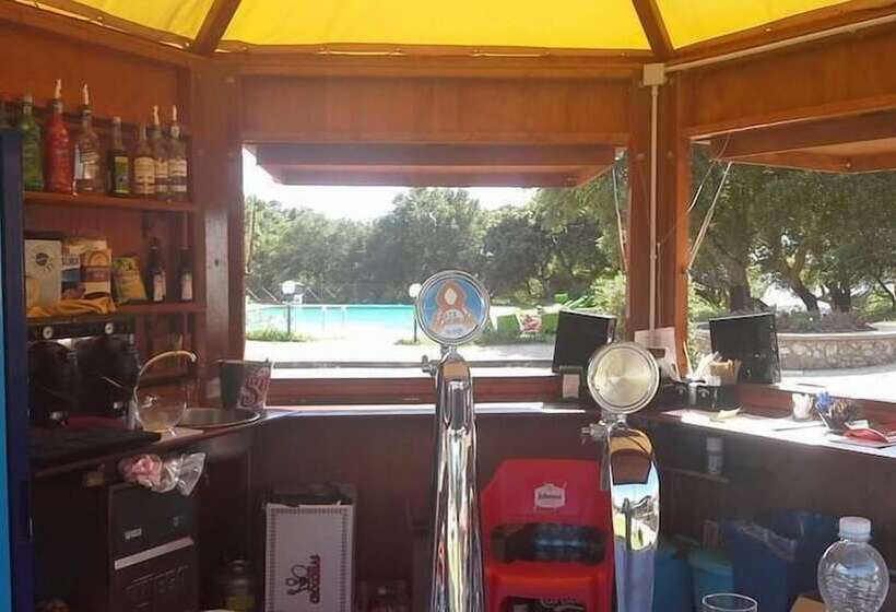 فندق فئة نجمة واحدة Monte Pirastru