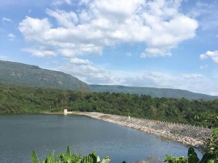 هتل Baan Suan Kru Kob