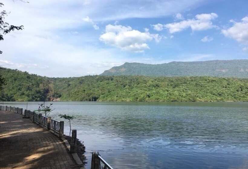 هتل Baan Suan Kru Kob