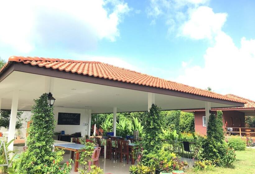 هتل Baan Suan Kru Kob