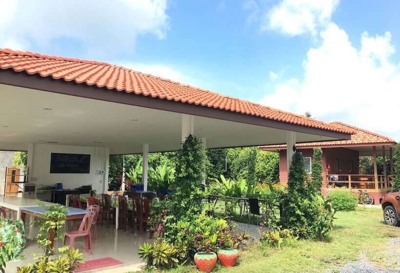 هتل Baan Suan Kru Kob