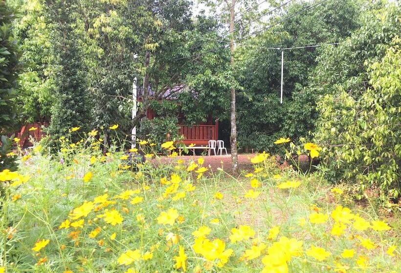 هتل Baan Suan Kru Kob