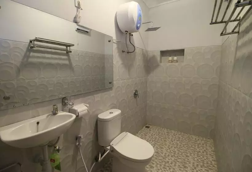 Hotelli Green Beach Inn