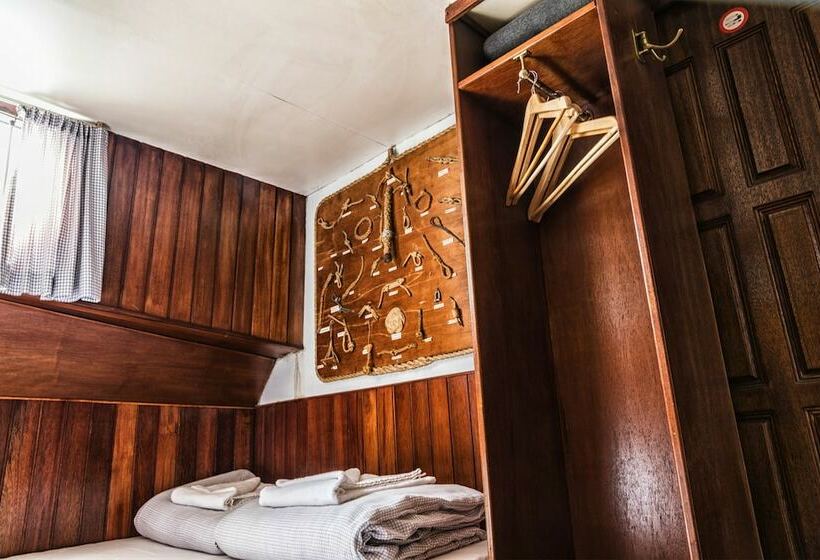 酒店 Liberté Haarlem Hostel