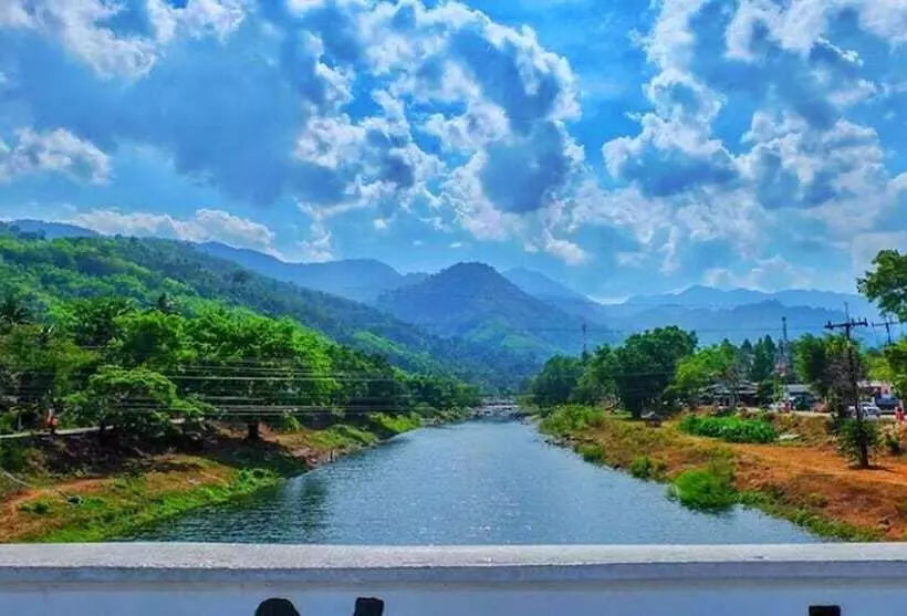 Hotelli Pattama Resorts Khiri Wong