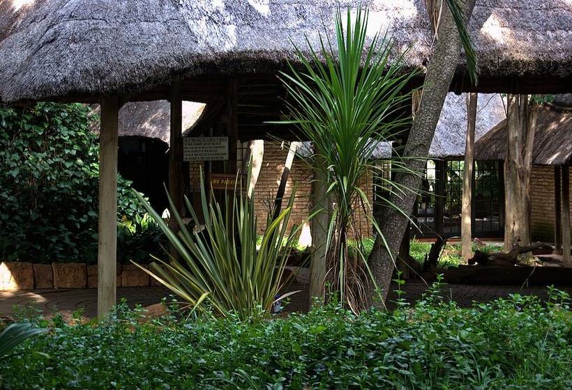 בית מלון כפרי Waterfront Country Lodge