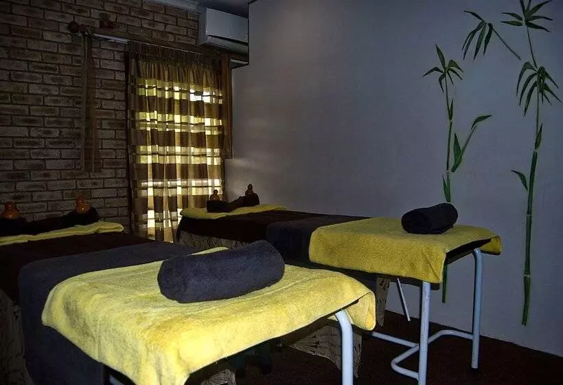 ホテル Waterfront Country Lodge