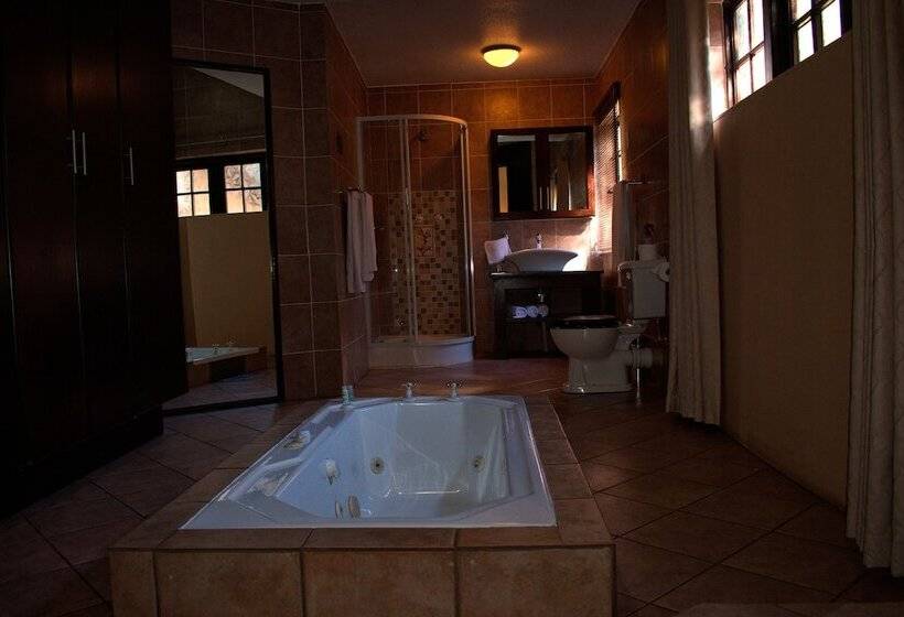 בית מלון כפרי Waterfront Country Lodge