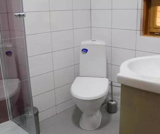 پانسیون Cerdacul Cu Stuf