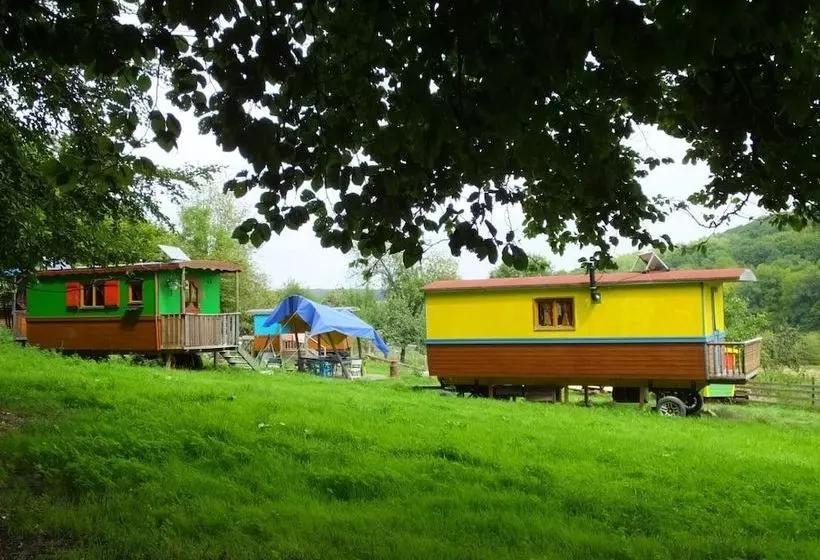 Majatalo Les Roulottes à La Ferme Du Magnyrobert