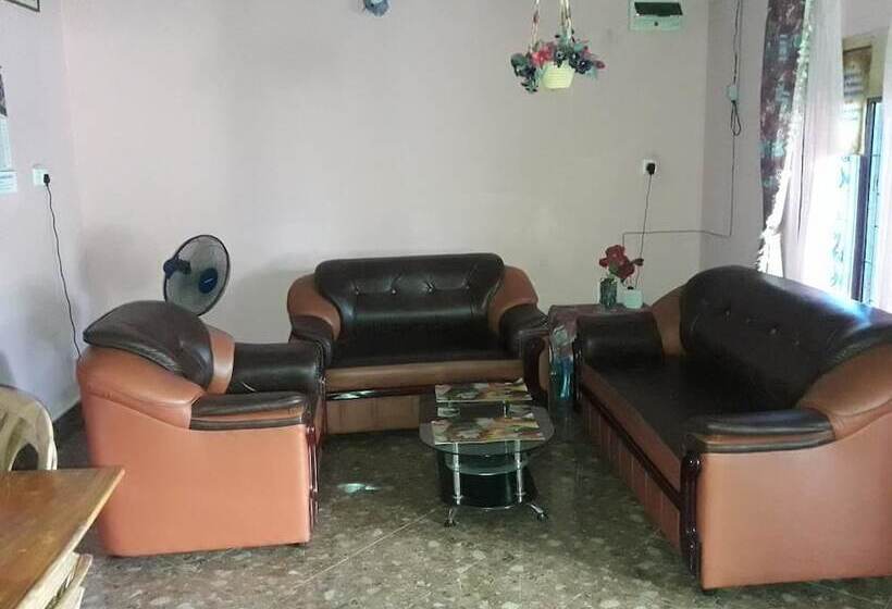 Pension (Hôtel basse catégorie) Simla Inn Tourist Guest House