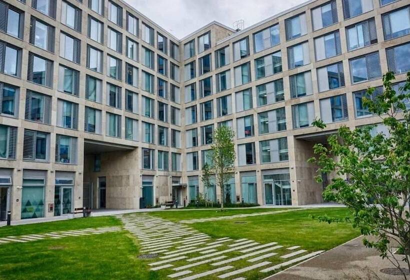 إقامة Destiny Student  The Tannery