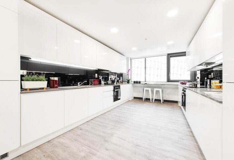 إقامة Destiny Student  The Tannery