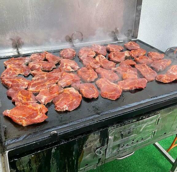 هتل Pensiunea Trei Lalele