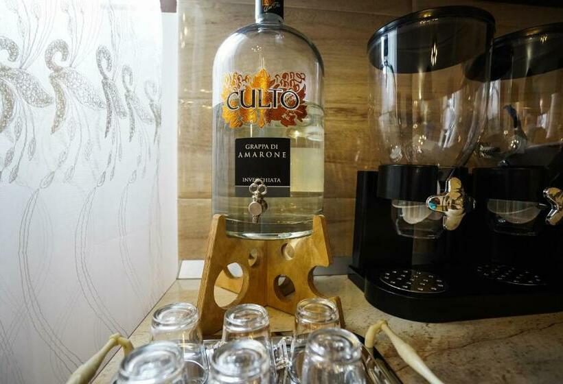 هتل Pensiunea Trei Lalele