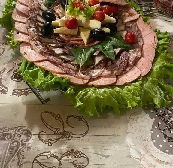 هتل Pensiunea Trei Lalele