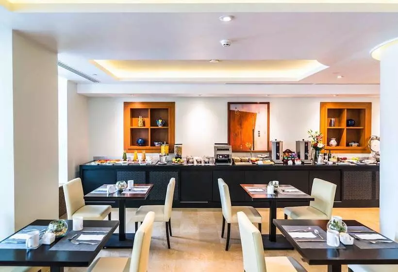 هتل Eurostars Zona Rosa Suites