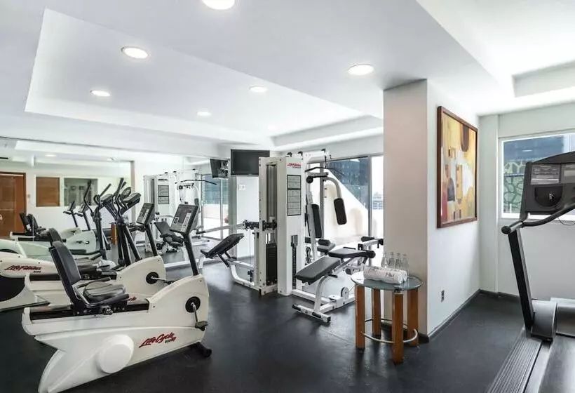 هتل Eurostars Zona Rosa Suites