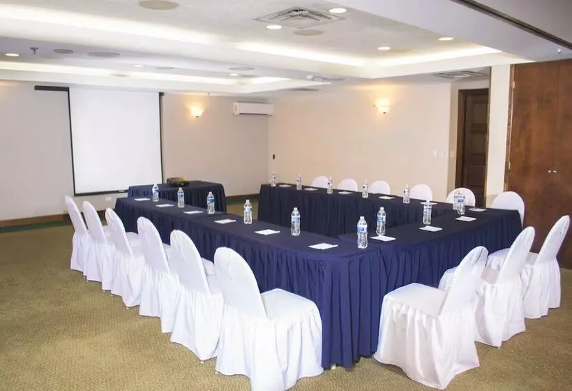 Istay Hotel Ciudad Juarez