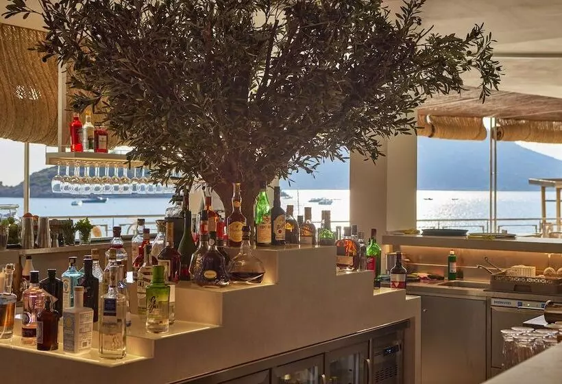 Universal Hotel Aquamarin