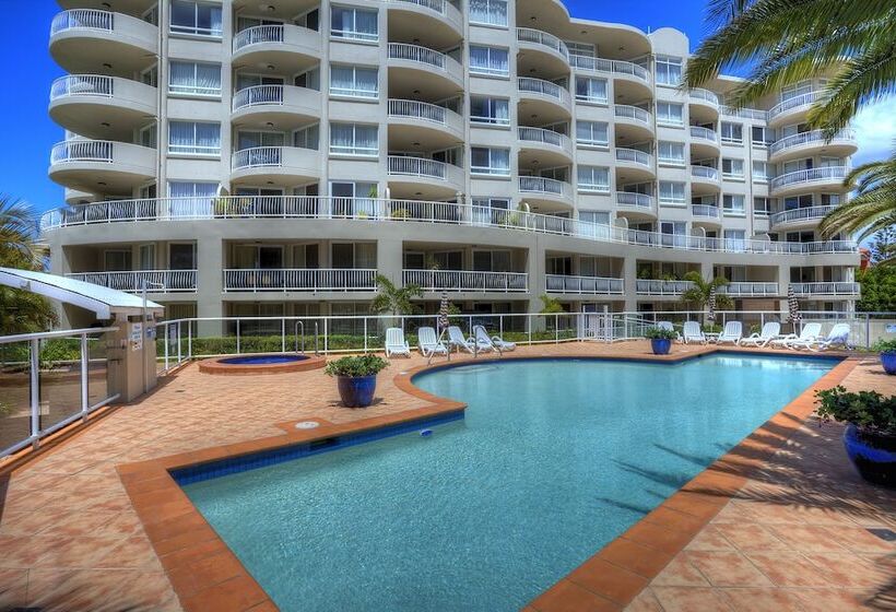Kirra Beach Apartment