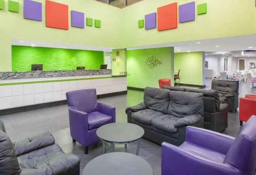 Grand Hotel Orlando At Universal Blvd Shuttle To Theme Parks