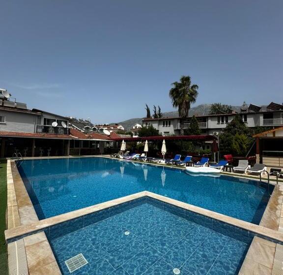 בית מלון כפרי Carmina