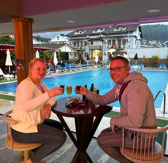 בית מלון כפרי Carmina