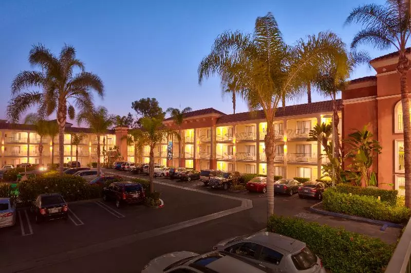 فندق Cortona Inn And Suites Anaheim Resort