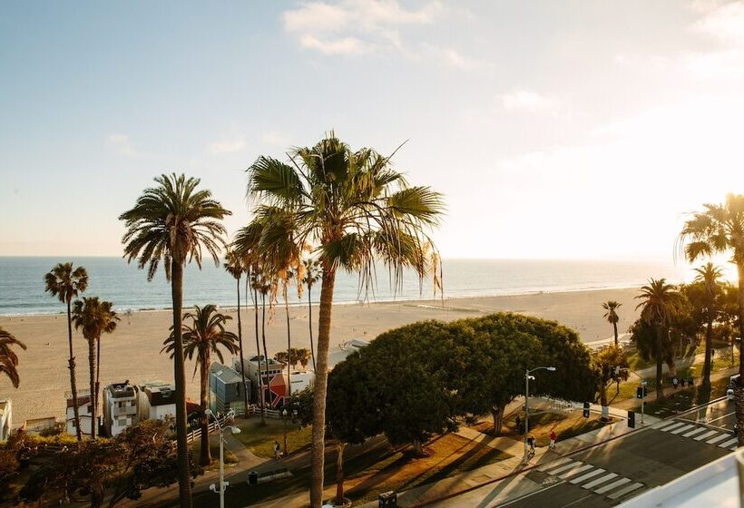 Fairmont Miramar Hotel & Bungalows